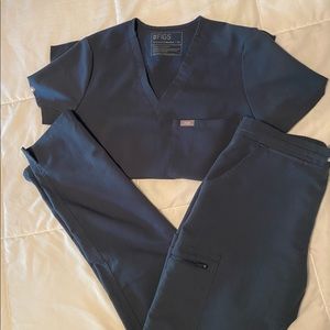 Dark Harbor Size S FIGS Scrub Set